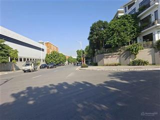 Bán nhanh lô đất dt 90m2, mt 6m ô tô 16 chỗ vào nhà.