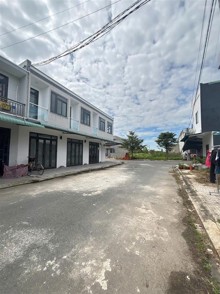 Bán nhà 695 triệu  mặt tiền chính chủ sổ riêng 1 trệt 1 lầu 2pn 2wc