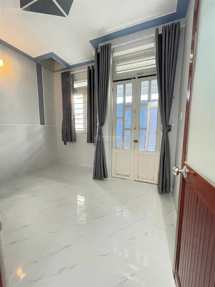 Bán nhà 30m2 625 triệu  chính chủ sổ riêng 1 trệt 1 lầu 2pn 2wc