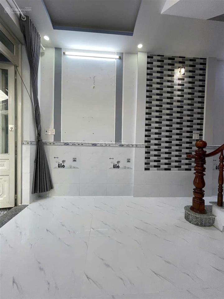 Bán nhà 30m2 625 triệu  chính chủ sổ riêng 1 trệt 1 lầu 2pn 2wc