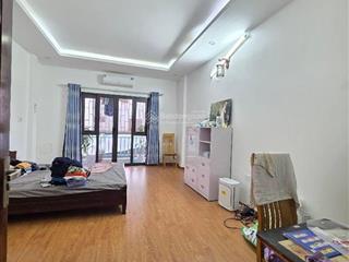 Hiếm! 9,5 tỷ có ngay nhà 5 tầng phú diễn gần ô tô gần đh tnmt nhiều khách tìmquanh phú diễn