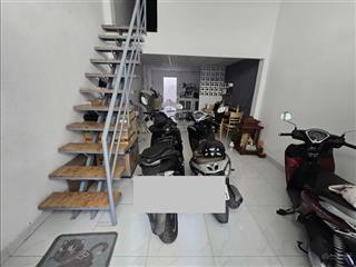 Cho thuê nhà nguyên căn 10tr/th đường lạc long quân  tân bình