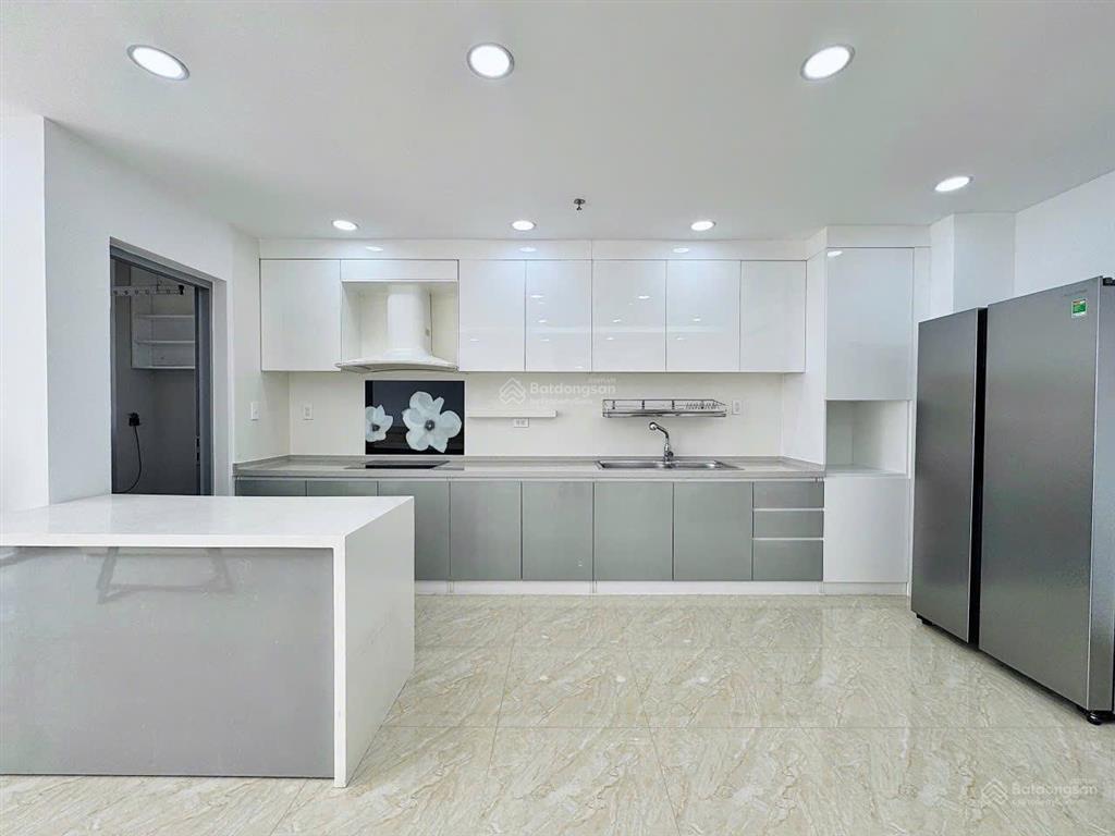 Bán căn hộ green valley, 10,8 tỷ, 130m2, giá ưu đãi, view đẹp