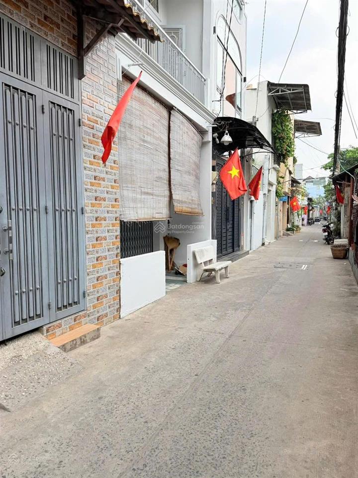 Không cần sửa chửa chỉ cần 6tỷ5 vào ở ngay full nội thất 3pn 2wc 2 lầu tại hòa thạnh, tân phú