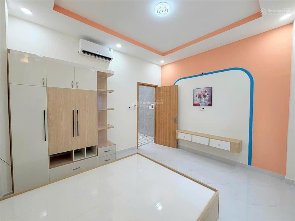 Không cần sửa chửa chỉ cần 6tỷ5 vào ở ngay full nội thất 3pn 2wc 2 lầu tại hòa thạnh, tân phú