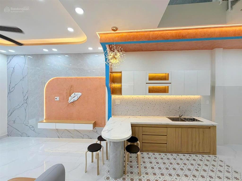 Không cần sửa chửa chỉ cần 6tỷ5 vào ở ngay full nội thất 3pn 2wc 2 lầu tại hòa thạnh, tân phú