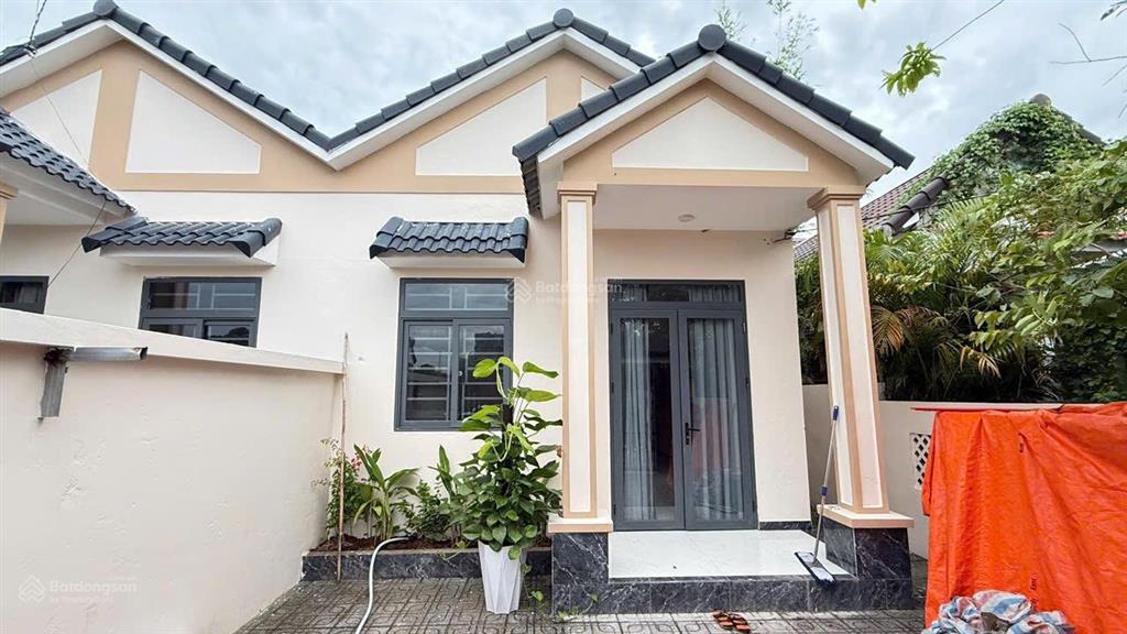 Bán nhà phú quốc 145m2 full nội thất ô tô vào tận sân gần sân bay