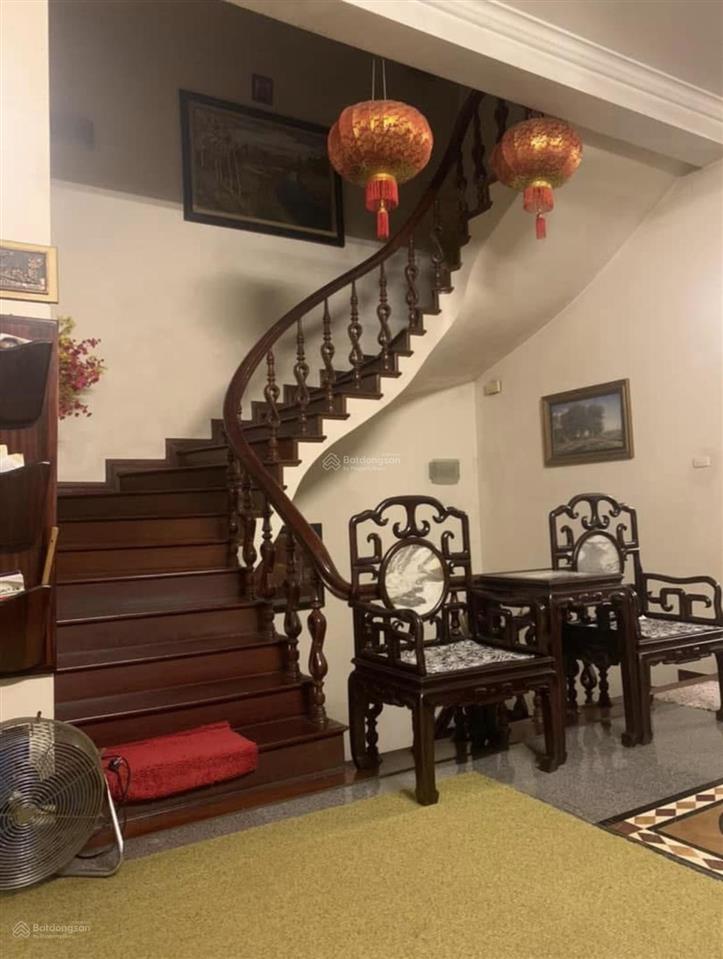 Bán nhà 5 tầng mặt ngõ võng thị có gara ô tô