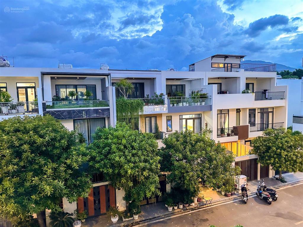 Phòng studio tại có ban công. cho nuôi thú cưng chỉ 8 triệu