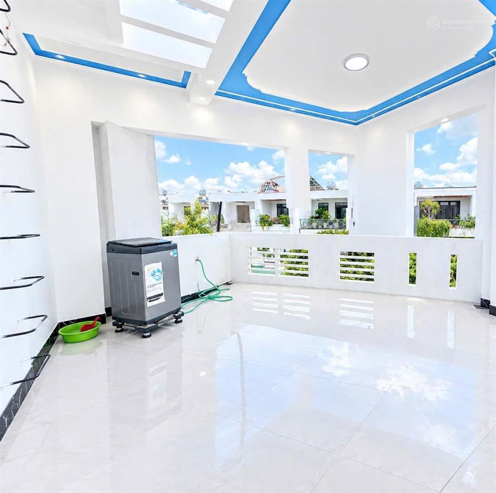 Phòng studio có ban công ở mỹ gia chỉ 8 triệu