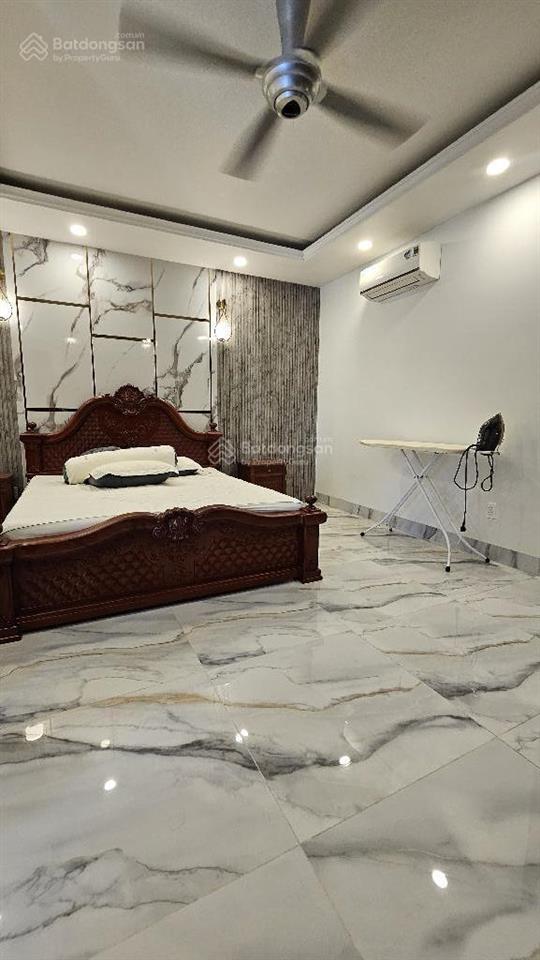 Biệt thự khu kiều đàm  lô góc  hầm  thang máy  nội thất xịn  ngay trung tâm quận 7  kế himlam