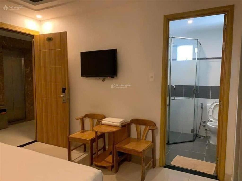 Siêu phẩm lô góc 2 mặt tiền trung tâm quận 7  dòng tiền 2.4 tỷ/năm