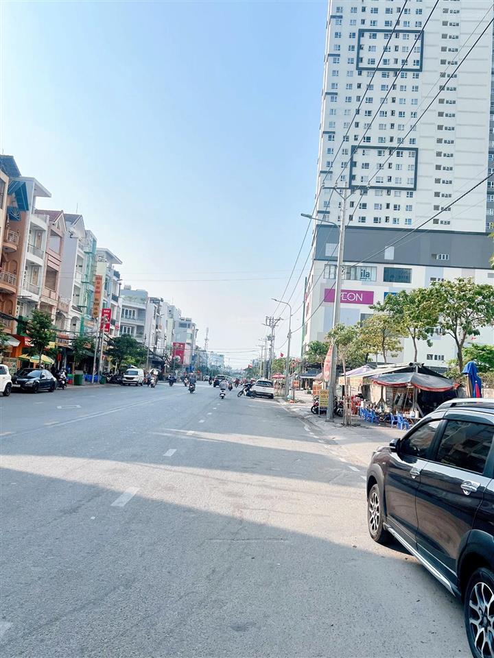 [ q7 ] lô góc 2 mt  ngay cổng chợ tân quy  ngang 8  dòng tiền 100tr/tháng