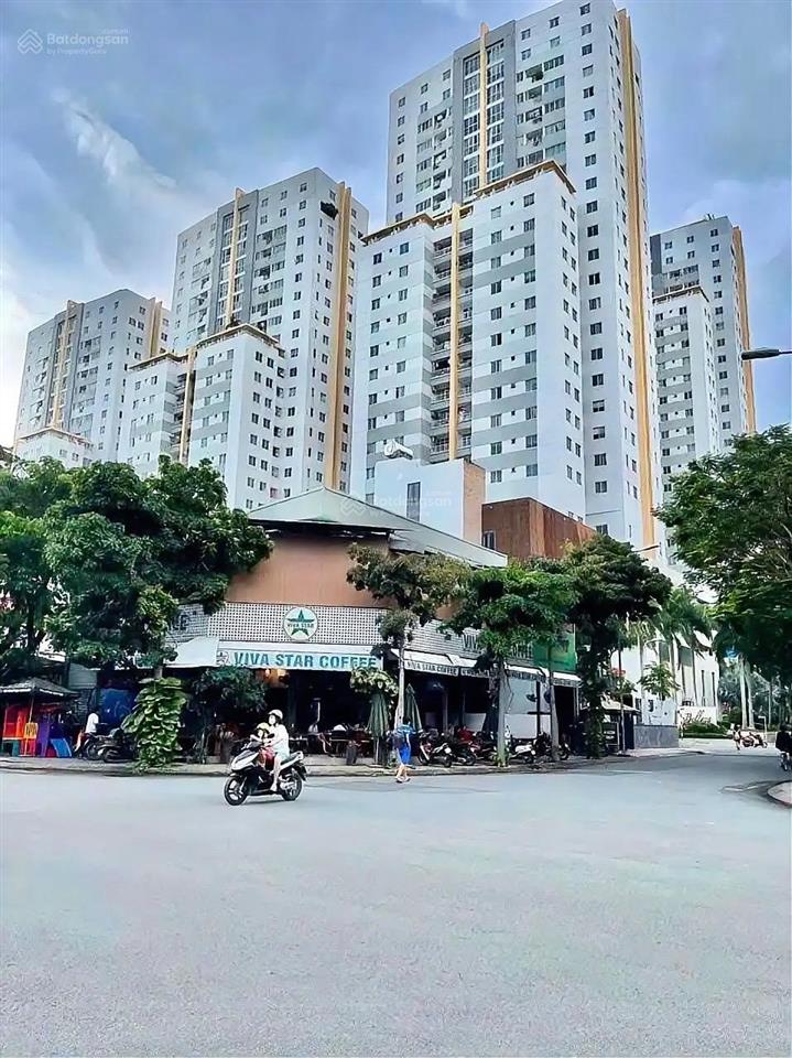 [ q7 ] lô góc 2 mt  ngay cổng chợ tân quy  ngang 8  dòng tiền 100tr/tháng