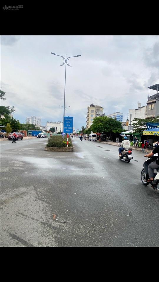 Q7  siêu phẩm mt hoàng trọng mậu  quỹ đất lớn ngang 20m  nở hậu 26m