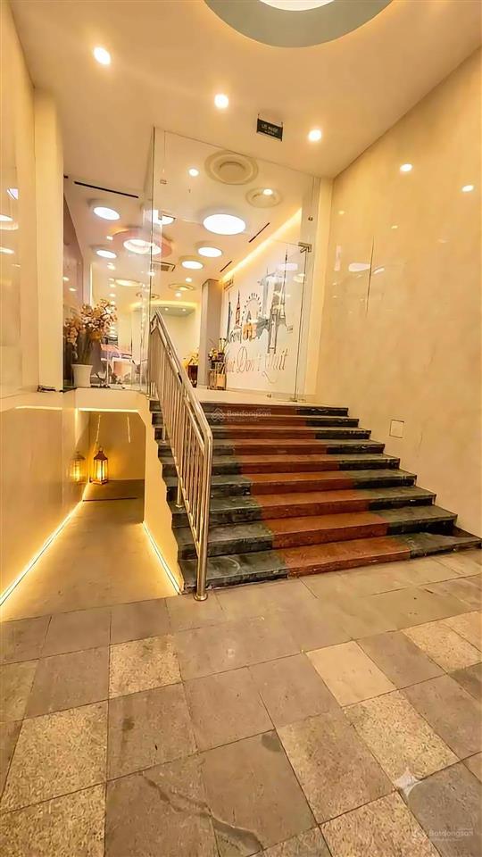 Tòa nhà 20 phòng có hầm dòng tiền khủng quận 7 sổ nở hậu đại cát
