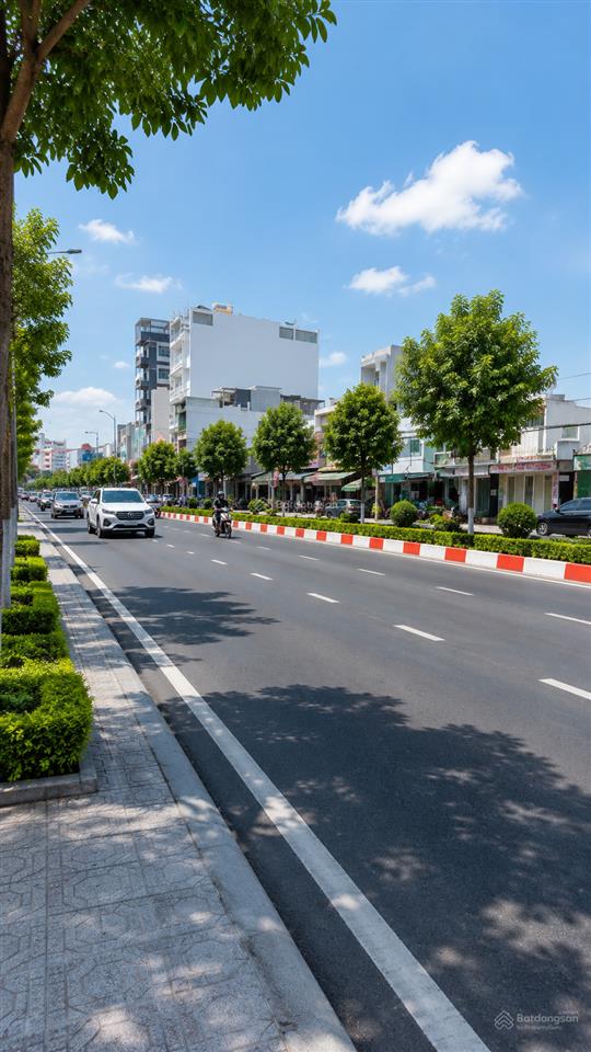 Mặt tiền huỳnh tấn phát  ngang 8m, dài 30m  sẵn dòng tiền!