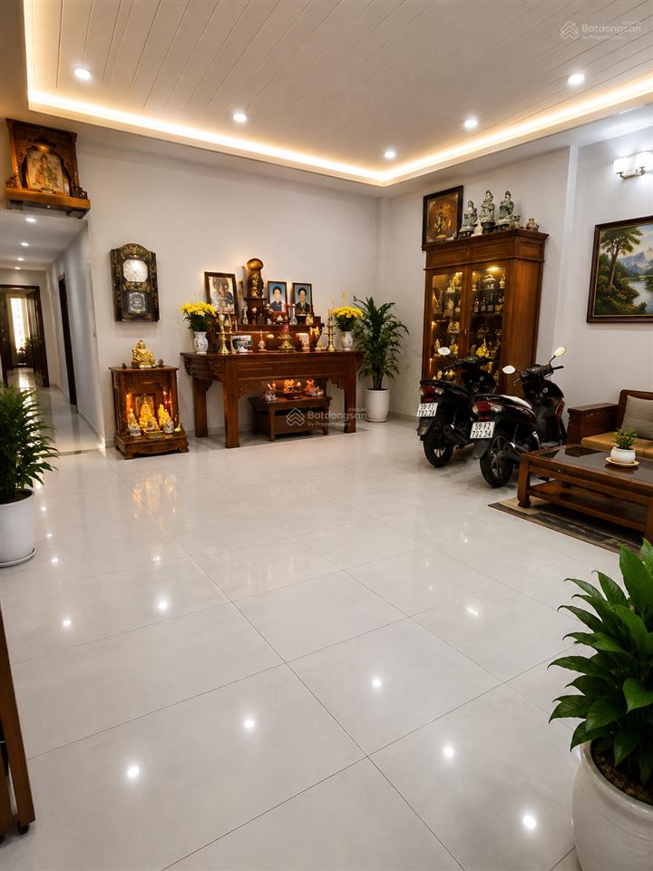Mặt tiền huỳnh tấn phát  ngang 8m, dài 30m  sẵn dòng tiền!