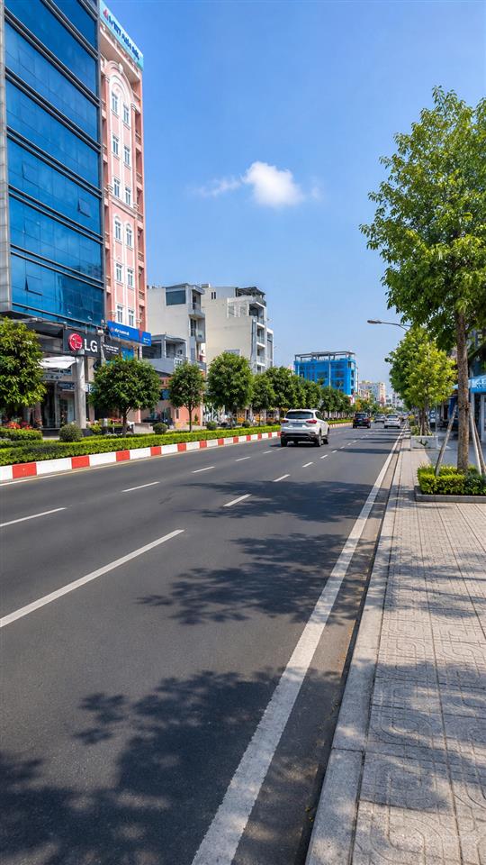 Mặt tiền huỳnh tấn phát  ngang 8m, dài 30m  sẵn dòng tiền!
