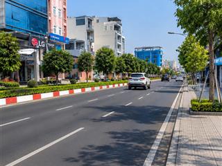 Mặt tiền huỳnh tấn phát  ngang 8m, dài 30m  sẵn dòng tiền!
