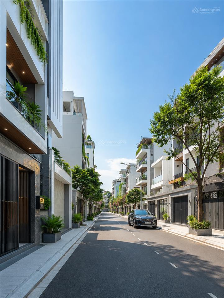 Chdv 8 tầng, 20 phòng, mt hẻm 8m thông lý phục man, dự kiến dòng tiền 120 150tr/tháng