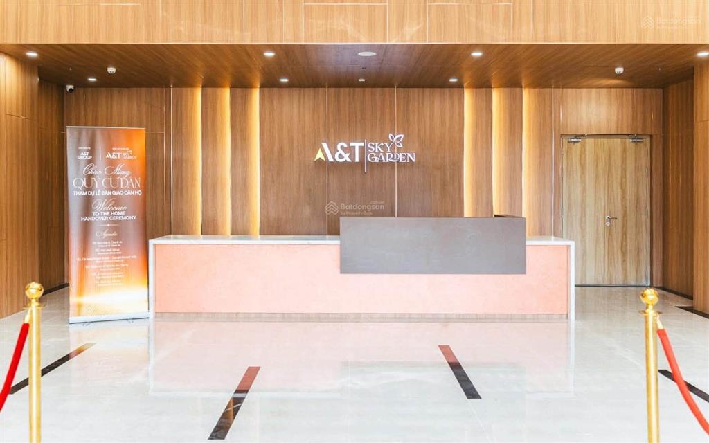 Bán căn 2pn giá 2,55 tỷ căn a&t sky garden view hồ bơi, nhà mới 100% bàn giao nội thất đẹp