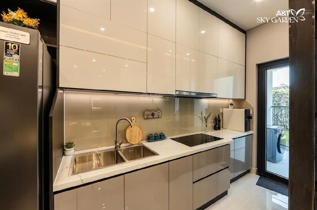 Giật mình vì rẻ! 2,3 tỷ sở hữu ngay căn 2pn  2wc tháp b view hồ bơi cực đỉnh tại a&t sky garden!