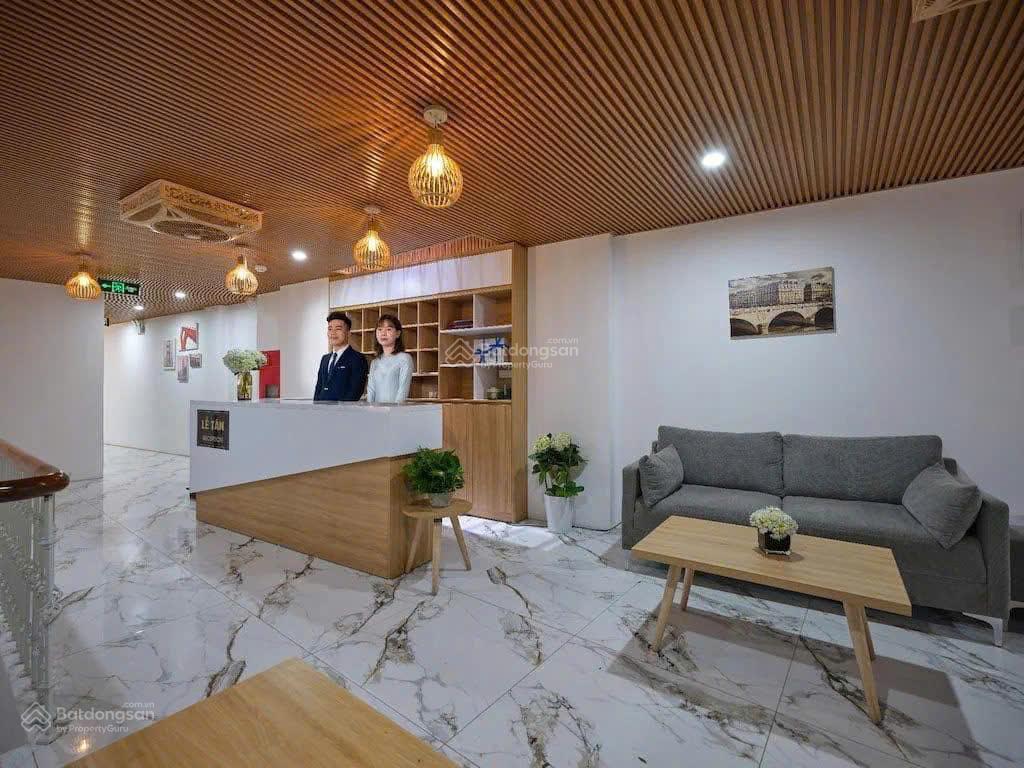 Bán toà căn hộ 10 tầng view hồ tây, mặt phố yên hoa, tây hồ  256m², 150 tỷ