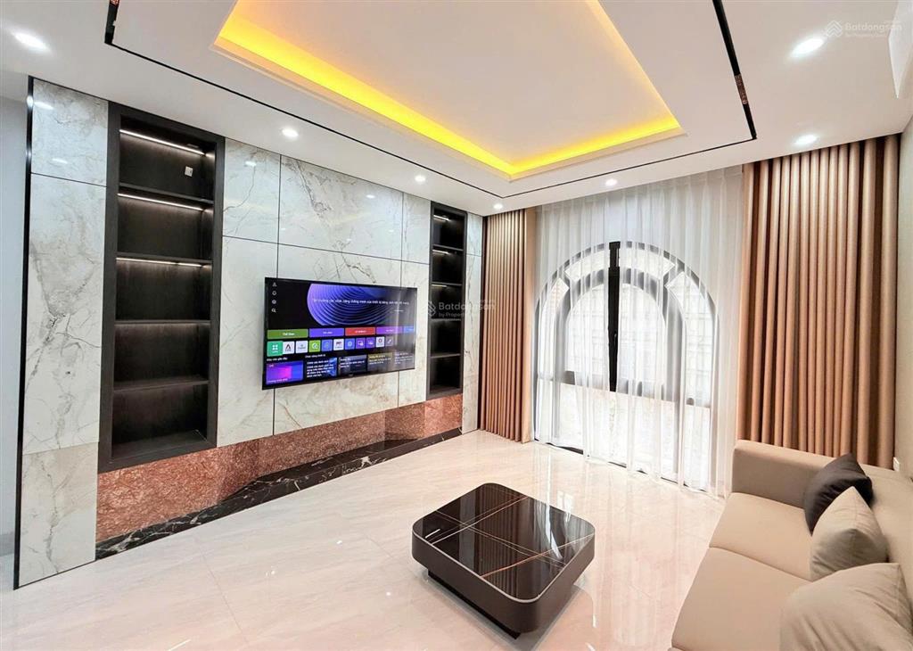 Bán nhà trần duy hưng  cầu giấy  7 tầng thang máy  full nội thất  ô tô 7 chỗ vào nhà