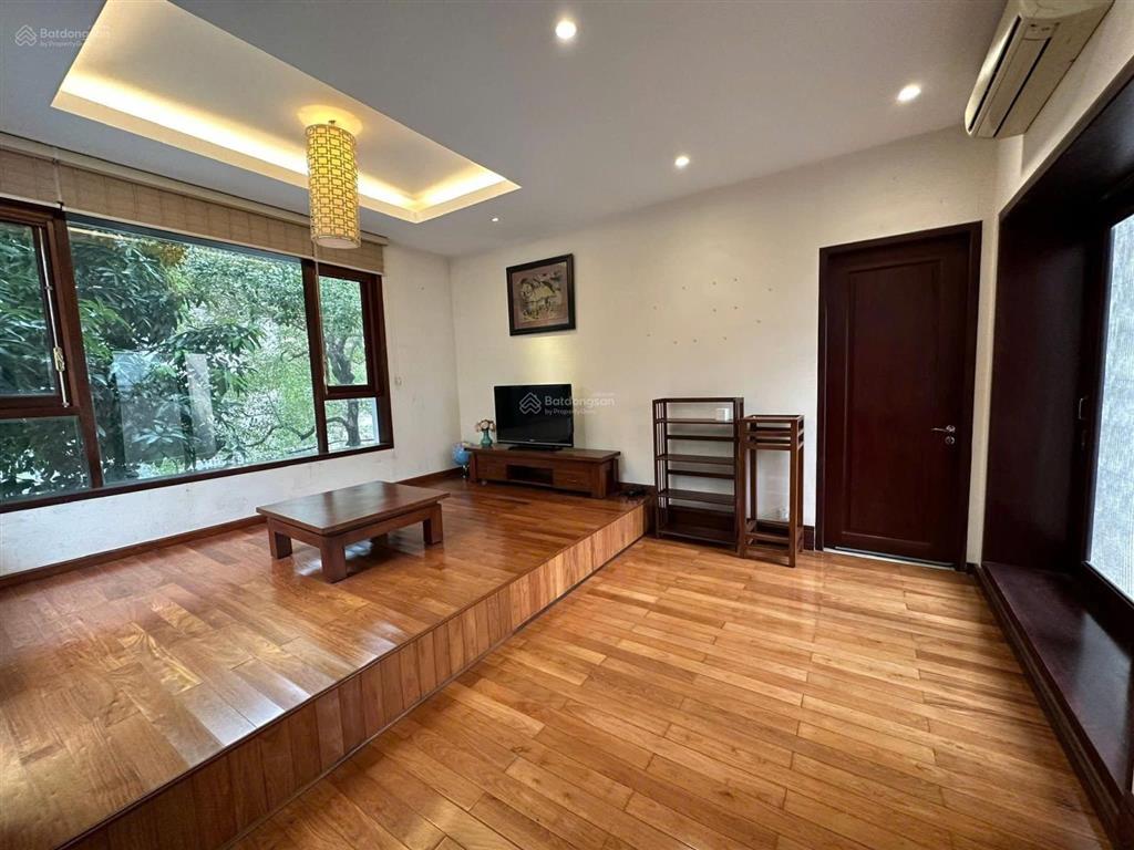Siêu phẩm biệt thự vườn đào tây hồ 4 tầng mt 25m lô góc vip nội thất nhập khẩu an ninh tuyệt đối