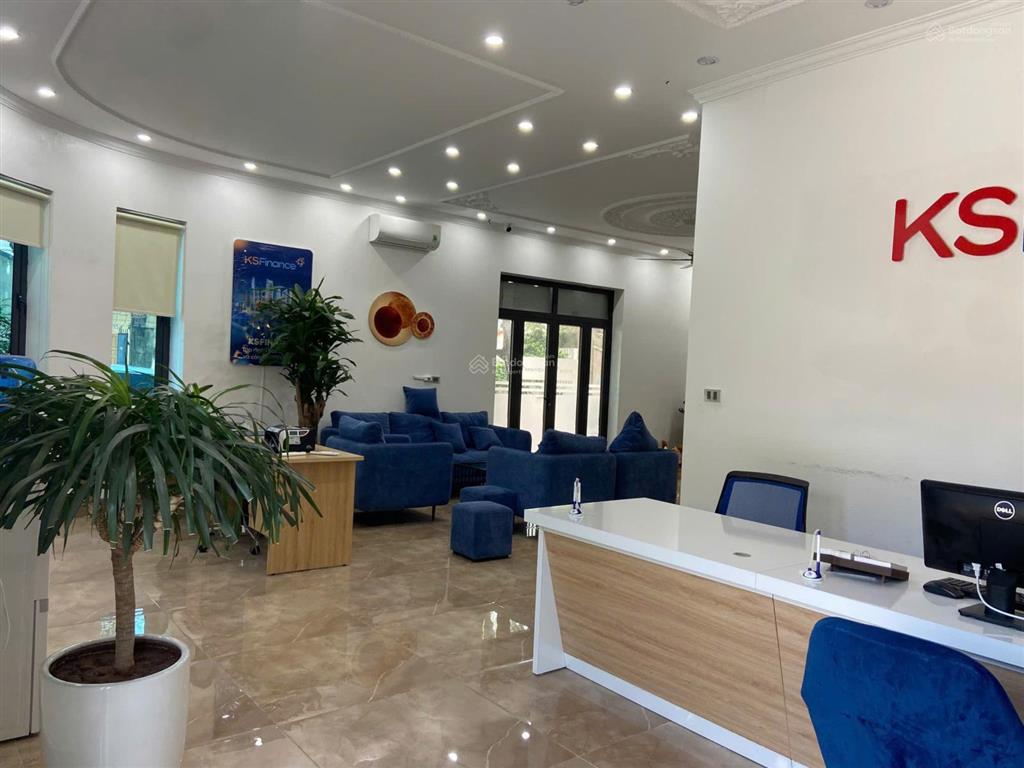 Cho thuê mặt bằng kinh doanh đối diện nhà sách trí đức. nhà đẹp 2 mặt tiền thuận tiện kinh doanh.