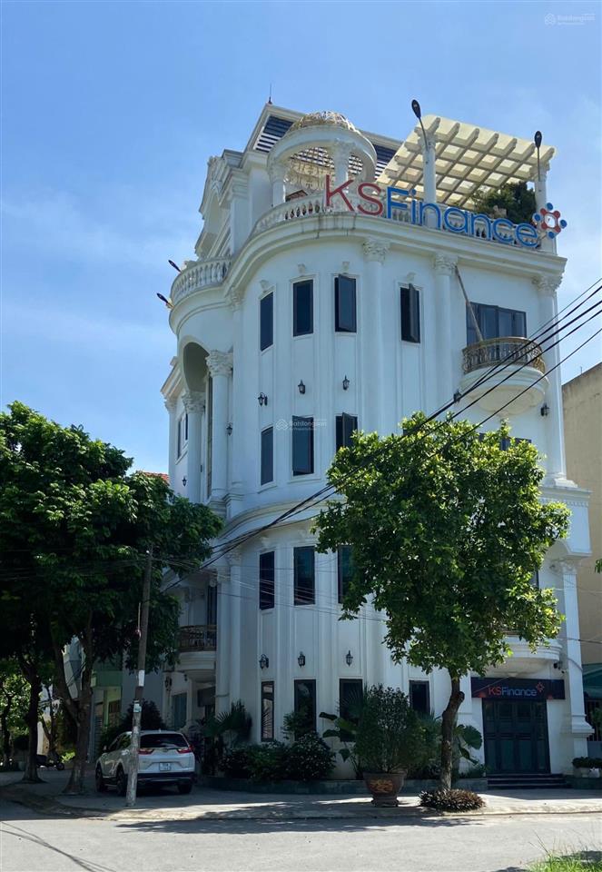Cho thuê mặt bằng kinh doanh đối diện nhà sách trí đức. nhà đẹp 2 mặt tiền thuận tiện kinh doanh.