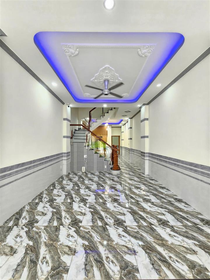 Bán nhà 1 trệt 2 lầu kdc, gần đường lê hồng phong tp.dĩ an, có gara ô tô, pn dưới chỉ 5ty1 tl