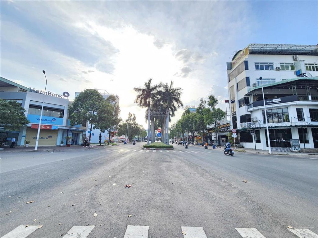 Bán đất mt đường gs1 kinh doanh sầm uất bậc nhất dĩ an ngang 5x18,7m