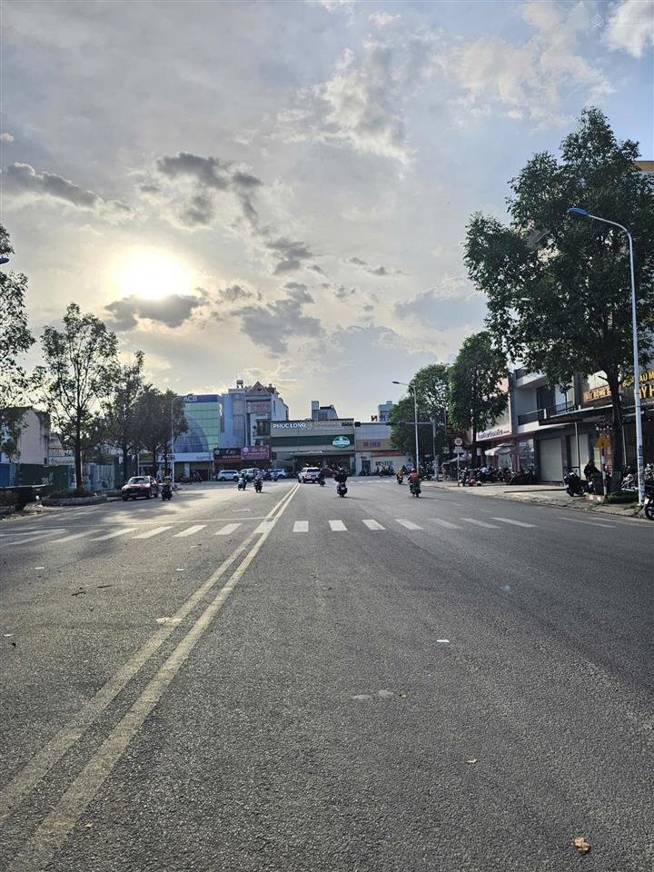 Bán đất mt đường gs1 kinh doanh sầm uất bậc nhất dĩ an ngang 5x18,7m