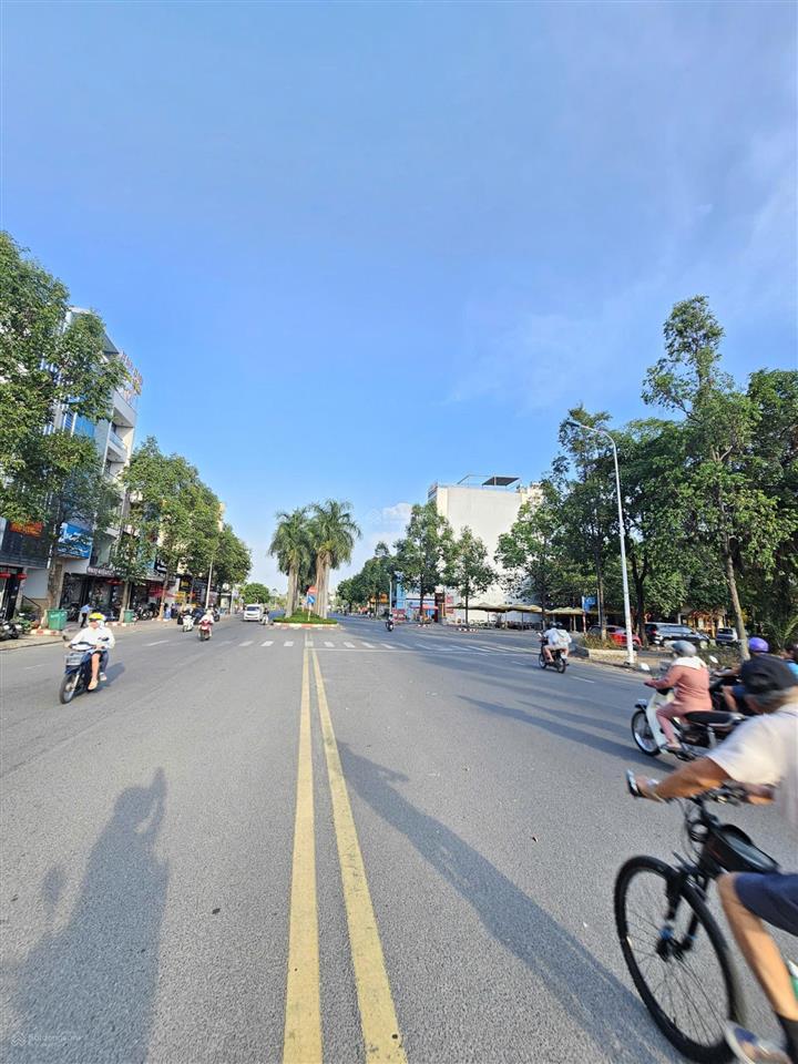 Bán đất mt đường gs1 kinh doanh sầm uất bậc nhất dĩ an ngang 5x18,7m