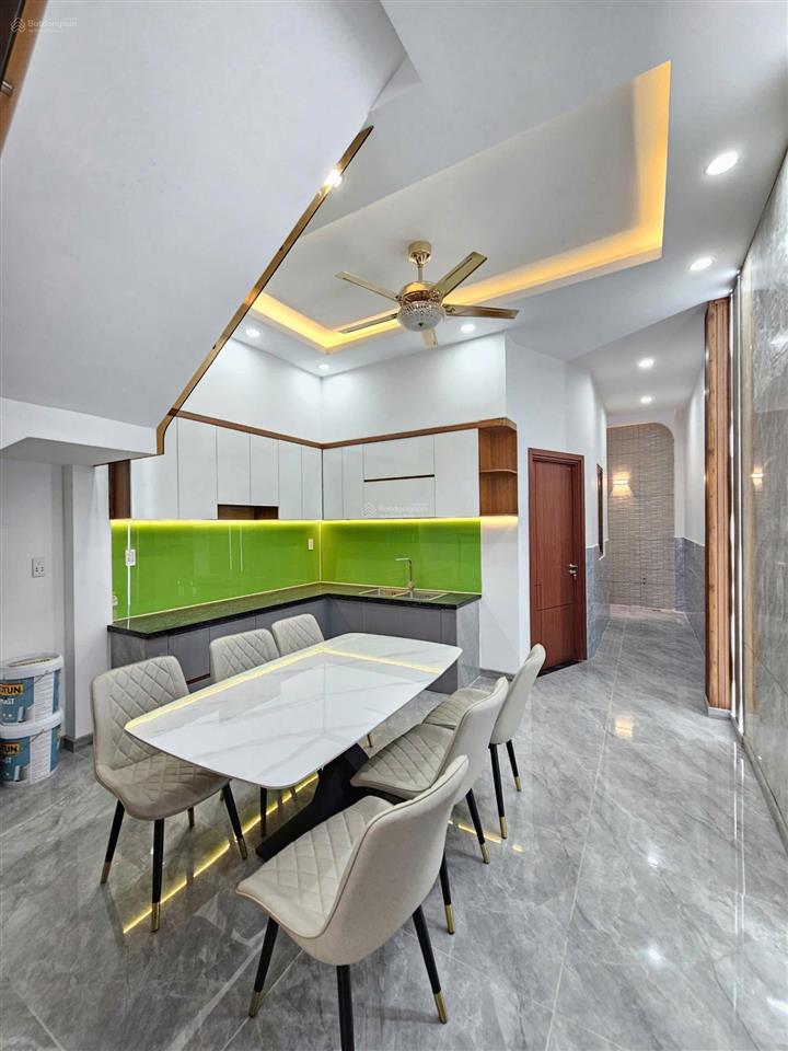 Nhà gần ql1k, vòng xoay cầu hang, full nội thất, hoàn công, sân oto, pn dưới 4ty tl