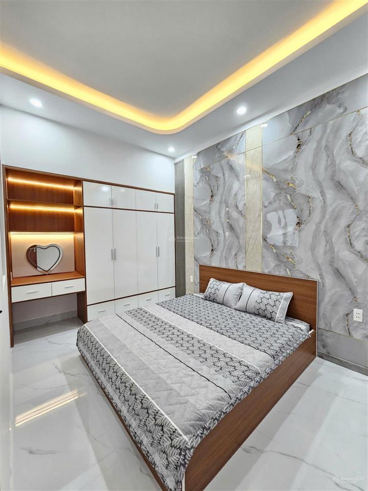 Nhà gần ql1k, vòng xoay cầu hang, full nội thất, hoàn công, sân oto, pn dưới 4ty tl