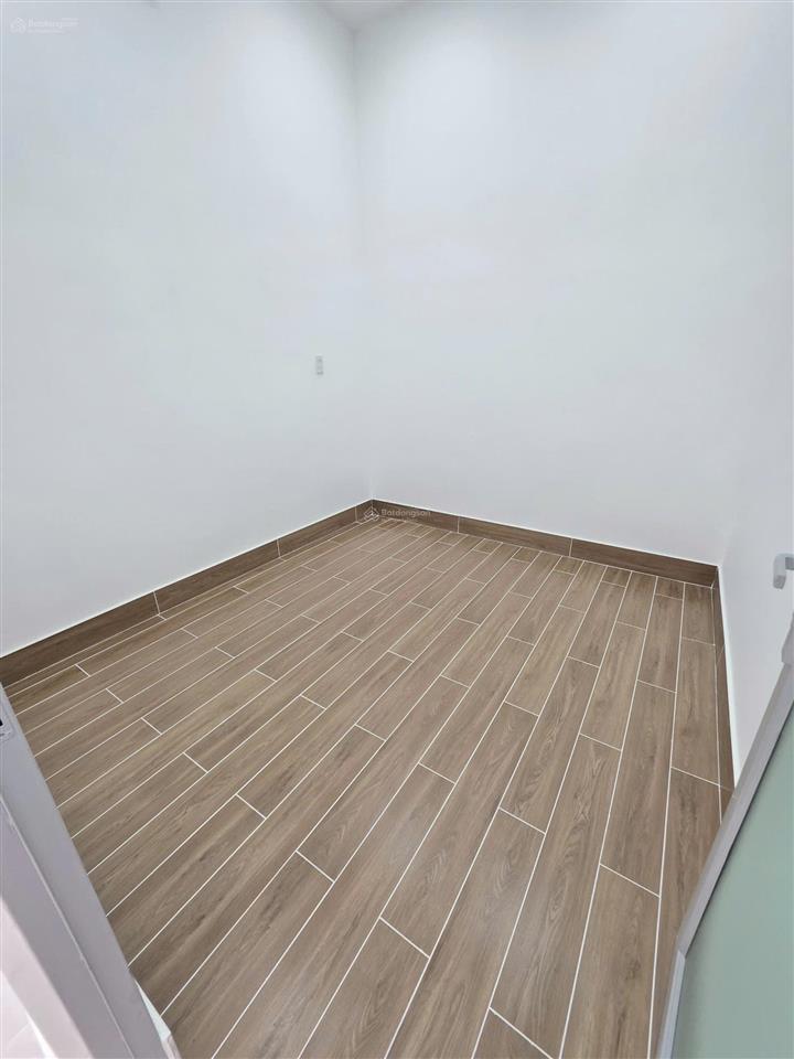 Bán nhà dĩ an, gần sân vận động dĩ an 4,5x21m chỉ 4ty6, sân ô tô, gần chợ dĩ an 1