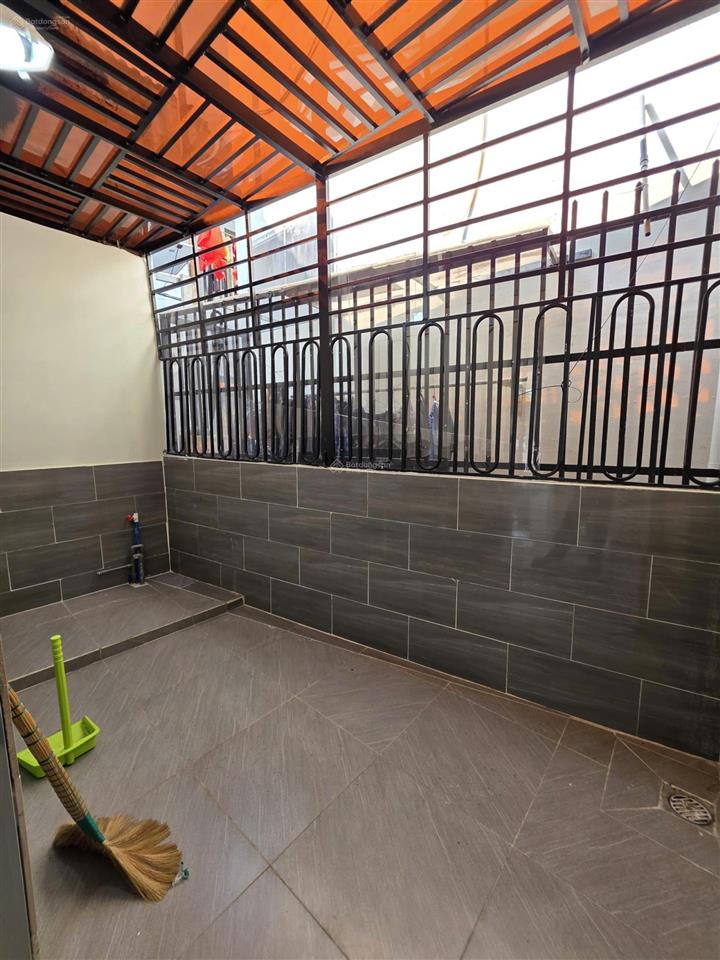 Bán nhà dĩ an, gần sân vận động dĩ an 4,5x21m chỉ 4ty6, sân ô tô, gần chợ dĩ an 1