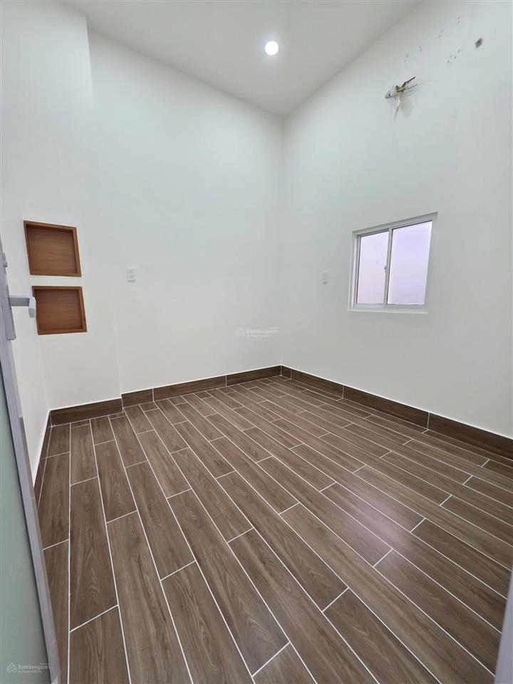 Bán nhà dĩ an, gần sân vận động dĩ an 4,5x21m chỉ 4ty6, sân ô tô, gần chợ dĩ an 1