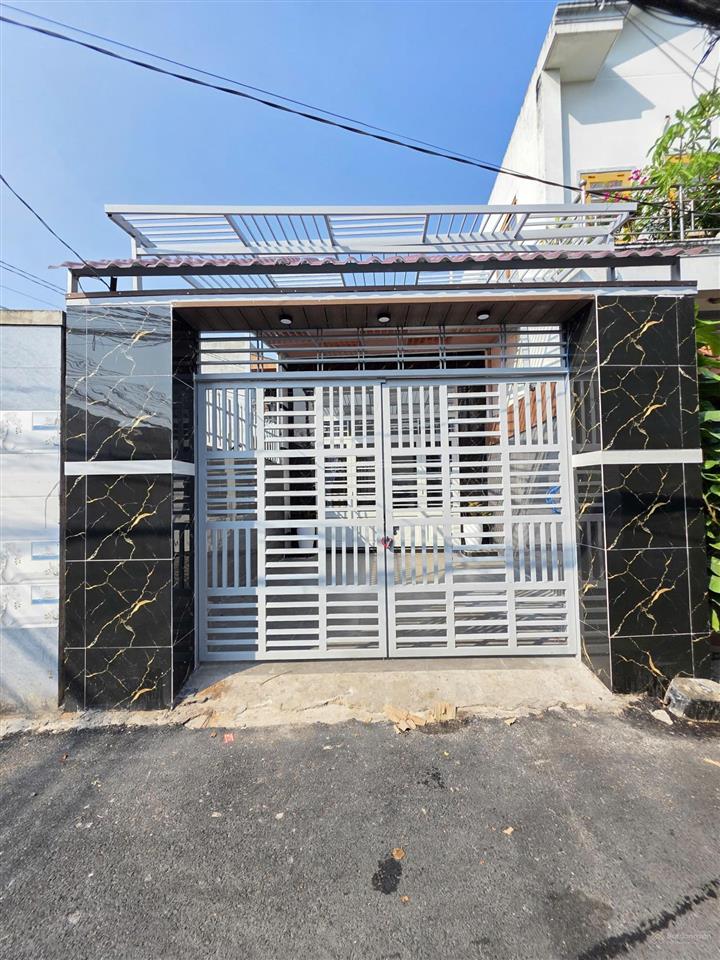 Bán nhà dĩ an, gần sân vận động dĩ an 4,5x21m chỉ 4ty6, sân ô tô, gần chợ dĩ an 1