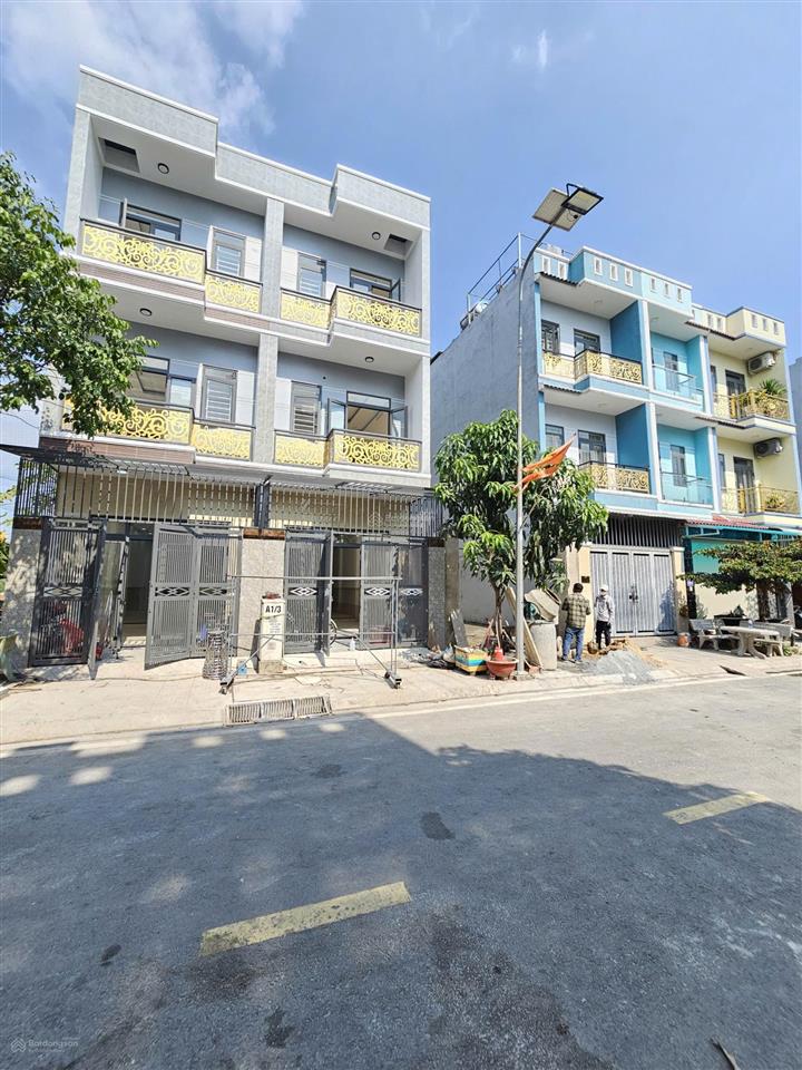 Bán nhà dĩ an, gần chợ dĩ an 1, hoàn công kdc đồng bộ chỉ 5 tỷ