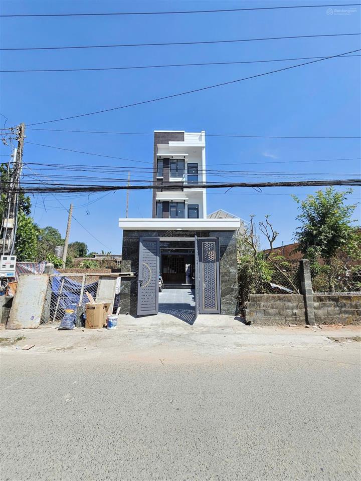 Bán nhà 1 trệt 2 lầu mt đường kinh doanh ngay hội trường đông hòa, 125m2 sân ô tô