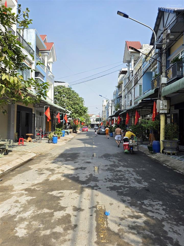 Bán nhà kdc gần ngã ba cửu long, full nội thất, hoàn công chỉ 5,68 tỷ tl