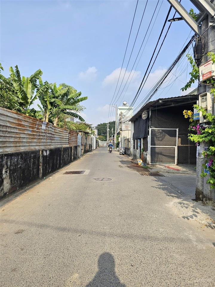 Bán đất tặng kho mt đường nguyễn công hoan ngang 5x20,5m, gần hội trường đông hòa