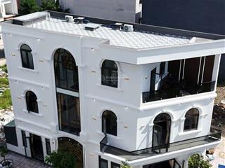 Giảm 500tri căn nhà 1 trệt 2 lầu góc 2mt full nội thất, hoàn công, kdc đồng bộ