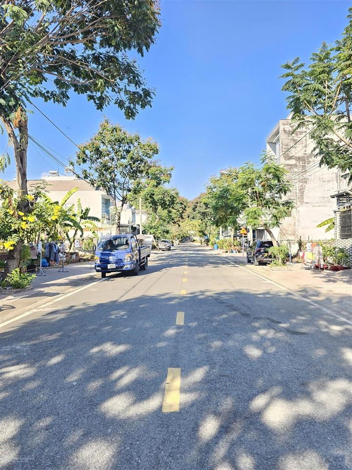 Bán nhà 1 trệt 1 lầu kdc châu thới, gần làng đại học chỉ 5ty4 tl mạnh