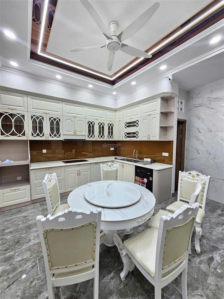 Bán nhà 1 trệt 4 lầu, có thang máy, mt hai bà trưng nối dài, kinh doanh đa nghề, full nội thất