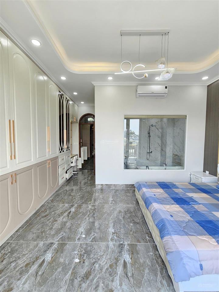 Bán nhà 1 trệt 4 lầu, có thang máy, mt hai bà trưng nối dài, kinh doanh đa nghề, full nội thất